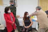 La ministra de Defensa supervisa las labores de apoyo a la vacunación en Aragón