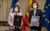 Las ministras de Defensa de Espana y Francia apuestan por un claro liderazgo en materia de seguridad y defensa