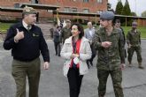 Robles visita el Regimiento de Infantería ´Príncipe´ nº 3 en Asturias