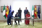 Llop firma tres tratados internacionales de cooperacin jurdica con Nigeria