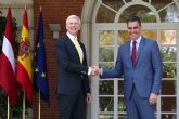Sánchez reafirma ante Kariņš el compromiso de España con la seguridad del flanco este de la OTAN