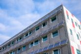Instalaci�n de paneles solares en fachadas, por Sud Renovables