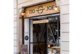 La cocina y el ambiente de T�o Joe conquista a los clientes de este restaurante con m�sica en vivo de Barcelona