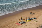 El campamento de surf ubicado en Cantabria Ajo Natura cuenta con más de 30 años de experiencia en la instrucción de este deporte