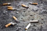 Absorbentes y Cubetos explica dnde se pueden tirar las colillas de los cigarros