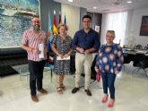 El Ayuntamiento renueva convenio de colaboracin Coros y Danzas Mar Menor