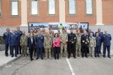 Robles visita a los militares ucranianos que reciben instrucción militar en Zaragoza y reitera su firme apoyo al país
