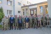 La ministra de Defensa visita en Polonia el principal centro logístico de distribución de ayuda militar y humanitaria a Ucrania