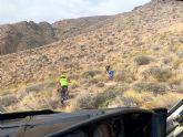 Servicios de emergencia rescatan por aire y trasladan a centro sanitario a un senderista que se hab�a indispuesto y no pod�a seguir ruta, en Cabo Tinoso