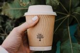 Tomarse un respiro con los vasos de cartn para caf de la empresa Punto Qpack