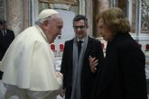 La reina dona Sofa y el ministro Flix Bolanos trasladan las condolencias de Espana a la comunidad catlica en el funeral de Benedicto XVI