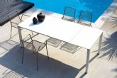 El amplio catálogo de sillas y mesas de jardín de la firma Muebles Exterior