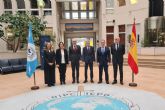 ​Grande-Marlaska se reúne en Lyon con los responsables de Interpol y reafirma el compromiso de España con el organismo