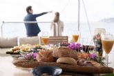 Sondevela, el plan para disfrutar de un brunch en barco en Barcelona