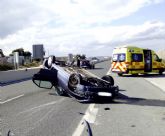 Servicios de emergencias intervienen en un accidente de trfico en San Javier