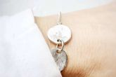 La nueva coleccin de joyas personalizadas de Dejando Huella, con huellas dactilares y texturas de piel