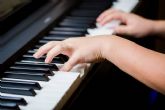Aprender a tocar el piano con las clases y consejos de Música y Maestro