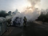 Incendio de una furgoneta en la N-340, La Hoya, Lorca