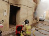 Bomberos apagan el incendio de una vivienda de Cehegín