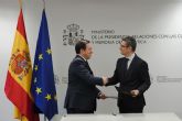 Félix Bolaños y José Manuel Albares firman un acuerdo para recuperar la Memoria Democrática en el exterior