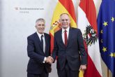 Grande-Marlaska se reúne en Viena con el ministro del Interior de Austria para avanzar en el acuerdo migratorio de la UE