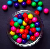 Centre Dental Francesc Macia explica los beneficios de mascar chicle sin az�car para la salud oral