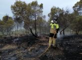 Servicios de emergencia han acudido esta pasada madrugada a extinguir siete conatos de incendios forestales en Cehegín en la sierra del Burete y uno en Blanca en la sierra de la Pila