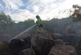 Incendio de arbustos en La Manga del Mar Menor, San Javier
