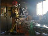 Bomberos acuden a sofocar incendio de vivienda en Lorca
