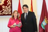 Beatriz Luengo es galardonada en los Premios de Cultura Hortaleza por su aportación a la cultura