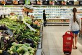 Los espanoles priorizan frutas y verduras en su cesta de la compra y reducen la presencia de procesados y bollera