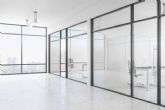 Beneficios de instalar mamparas de oficinas en espacios de trabajo