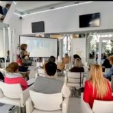 Lino Curly ofrece formacin especializada para peluqueras para descubrir nuevas tcnicas y estilos en el cuidado del cabello rizado