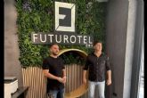 Futurotel, la cadena de hoteles inteligentes se convierte en patrocinador principal de Andy y Lucas