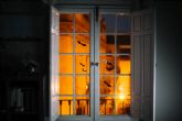 Aluvidal explica c�mo decorar puertas y ventanas de aluminio para un Halloween espeluznante y elegante