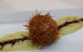Jos� M�rio Magalhaes compite en Sig�enza por el t�tulo de Chef Medieval con su �Erizo� de bacalao y castana