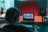 Eumes ofrece formacin en produccin para msicos y cantantes que buscan un impulso para su carrera