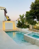 Soluciones inteligentes para integrar una piscina en espacios pequenos