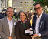 Let �s Prototype, la empresa espanola de creaci�n de productos, recibe las Llaves de Miami-Dade