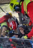 Rescatan y evacuan por aire a un ciclista herido de gravedad en Sangonera la Verde