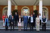 El presidente del Gobierno se rene con representantes del pueblo gitano en Espana