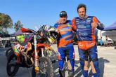 ADHESIVOSEMBARRADOS transforma la equipaci�n de motocross en una herramienta de expresi�n visual