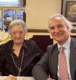 Pepita Bernat, en el umbral de los 106 anos, desvela el secreto de su juventud al doctor Manuel de la Pena