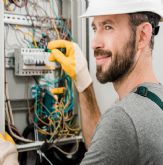 Formacin Universitaria prepara el Ttulo Oficial de Tcnico en Instalaciones Elctricas y Automticas