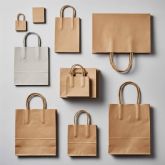 Bolsas recicladas con asa retorcida; sostenibilidad y diseno en un solo producto