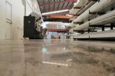 Rendimiento y esttica en pavimentos industriales gracias al micro pulido de Serviarnau