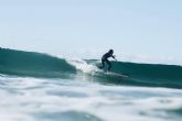 Las playas ms recomendadas para aprender a surfear este otono, segn la gua de Fly