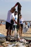 Diagonal Mar moviliza a ms de 300 personas yrecoge ms de 650 kg de residuos en la 9aJornada de Limpieza del Fondo Marino