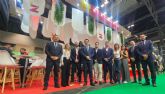 El alcalde Jos Miguel Luengo visita los stands de las empresas locales en Fruit Attraction