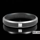 Br�Koss y el disenador murciano SergeLL reinventan la elegancia con su colecci�n de anillos de zirconio